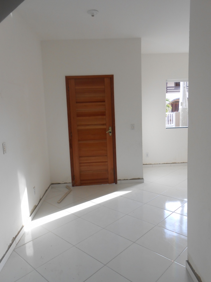 Casa à venda com 3 quartos, 108m² - Foto 2