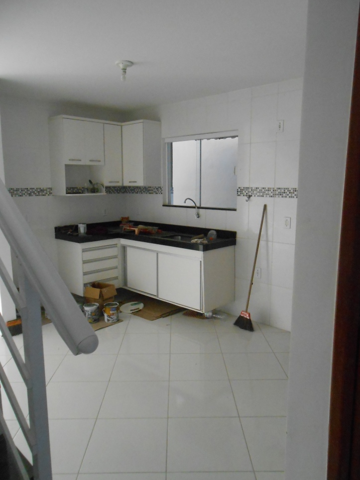 Casa à venda com 3 quartos, 108m² - Foto 4