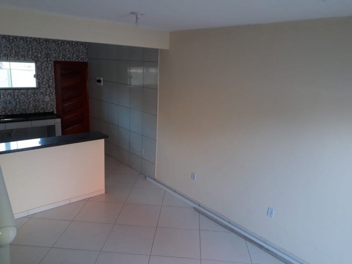 Casa à venda com 2 quartos, 90m² - Foto 2